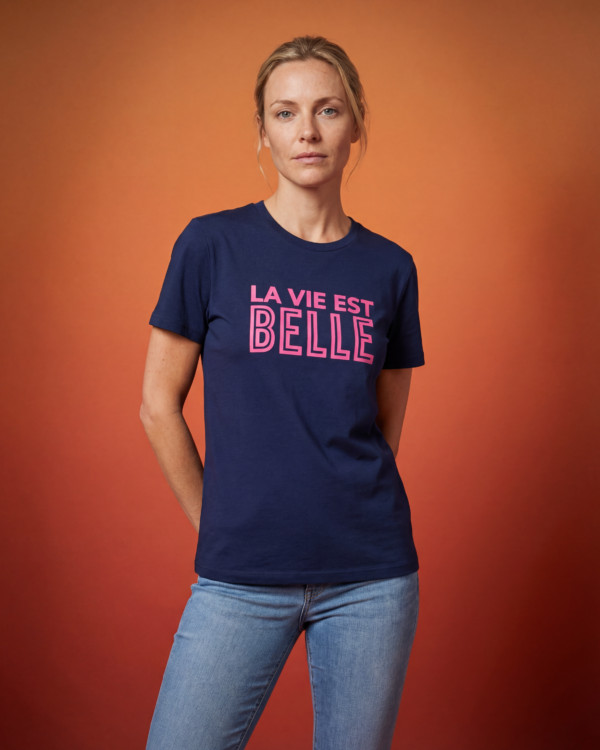 La vie est belle T-Shirt dunkelblau / neonpink